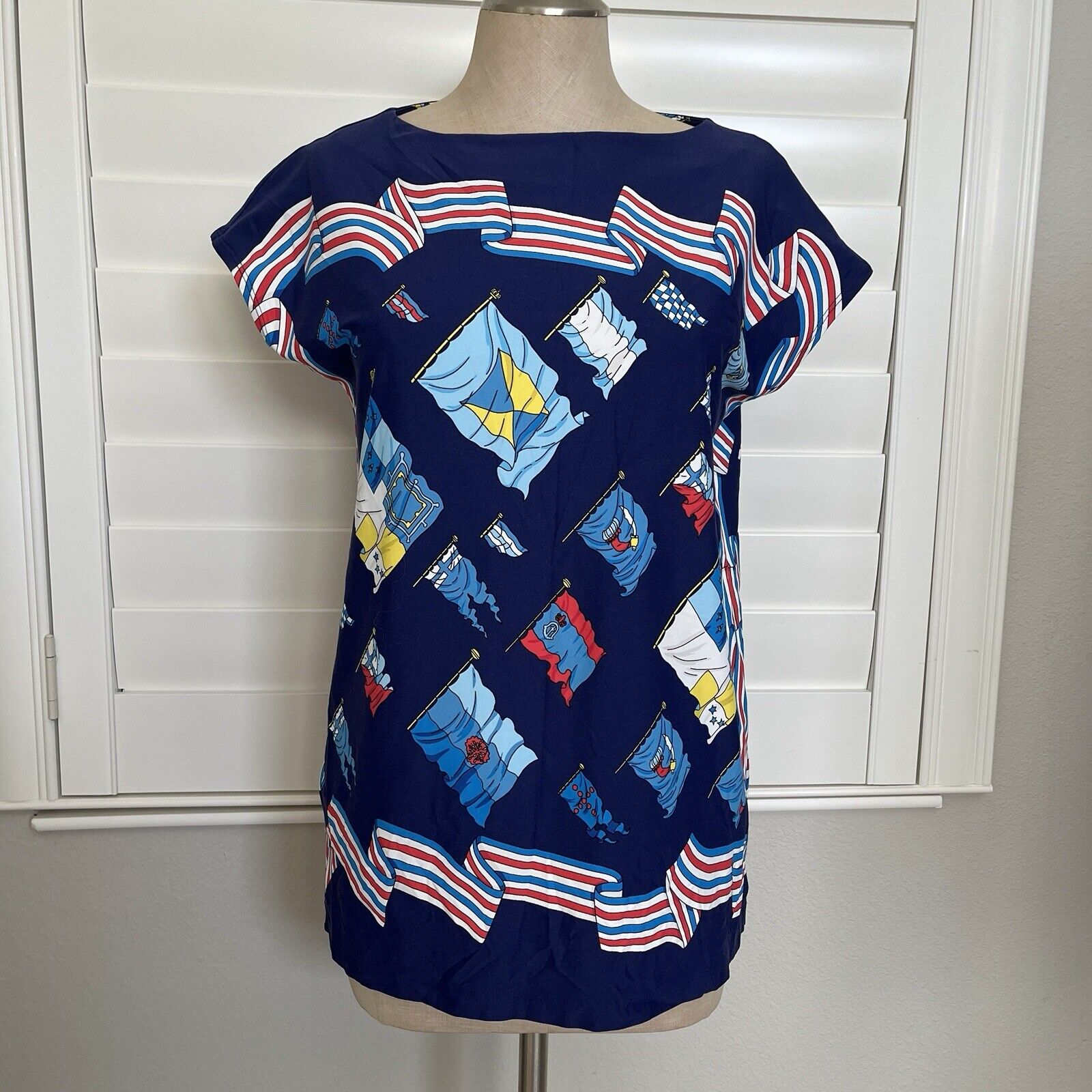 J. Mclaughlin Top Nautical Flags Short Sleeve Boat Neck Size S, Slit On Sides